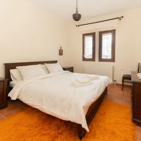 Holiday home Ersis Retreat *